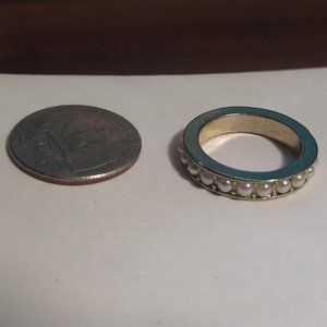 Gold style ring with small pearls encircled